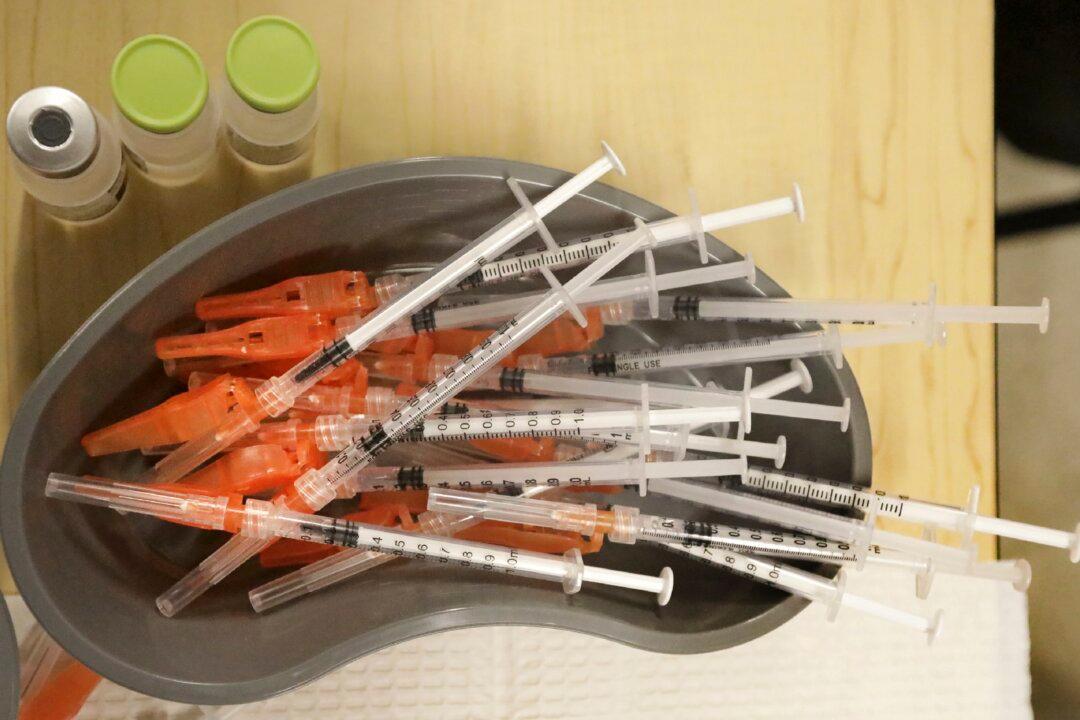 FDA Advisers Oppose Repeated COVID-19 Vaccine Boosters