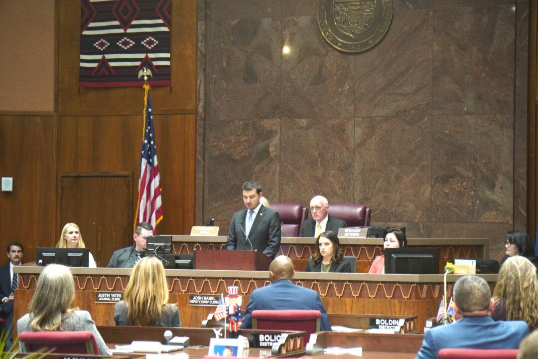 War Is for ‘Soul of Humanity,’ Ukraine Consul General Tells Arizona Legislators