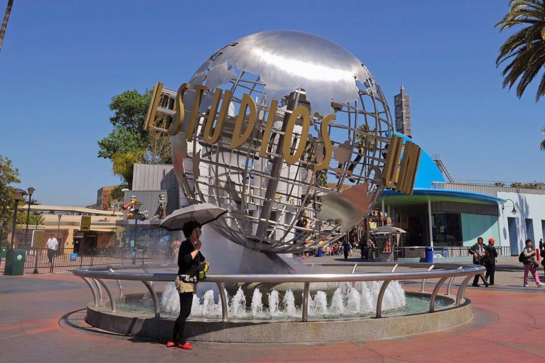 Passengers Rescued From Ride at Universal Studios Hollywood Following Power Outage