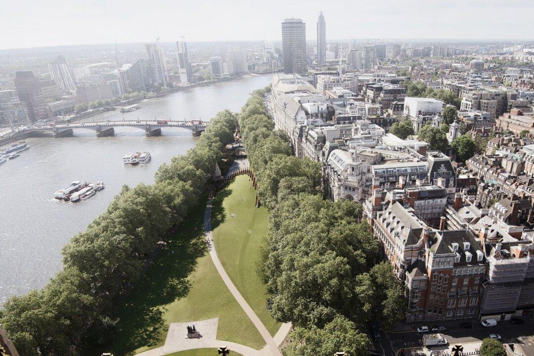 Labour Reintroduces Bill to Build Holocaust Memorial in Westminster