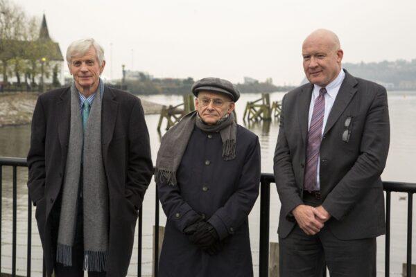 (L-R) David Kilgour, David Matas, and Ethan Gutmann, authors of “Bloody Harvest/The Slaughter: An Update,” in London, England, on Nov. 25, 2014. (Simon Gross/The Epoch Times)
