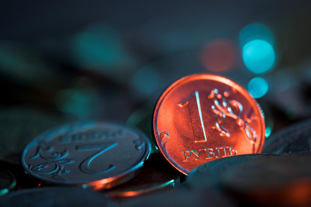 Russia’s Foreign Currency Rating Cut; Risk of Debt Default Looms