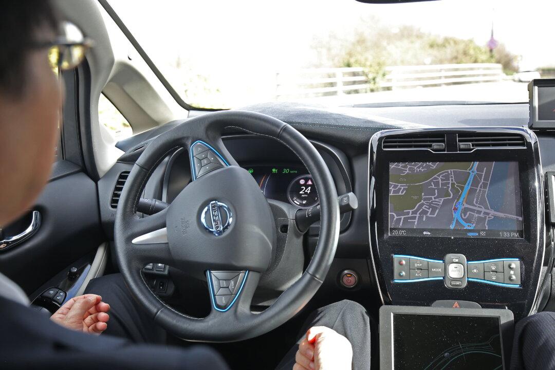 Watching TV to Be Allowed in Self-Driving Cars in UK Traffic Rule Update