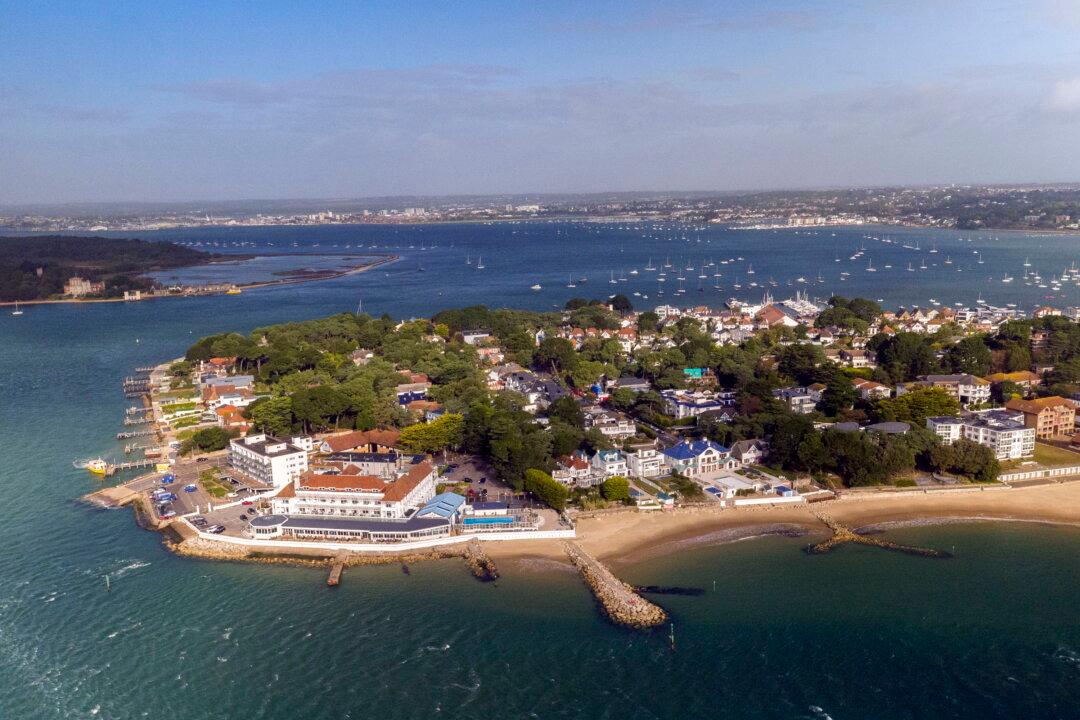 Cost of a UK Home by the Sea Soars by More Than £22,000