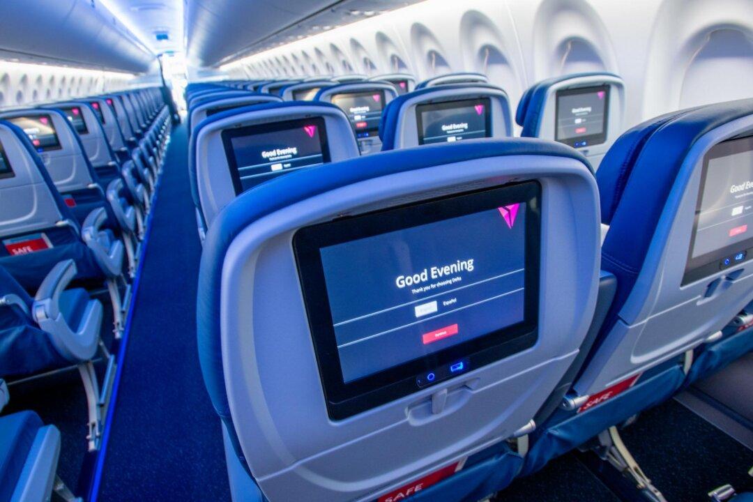 Elon Musk’s Starlink Could Find Its Way to Delta Airlines’ In-Flight Internet