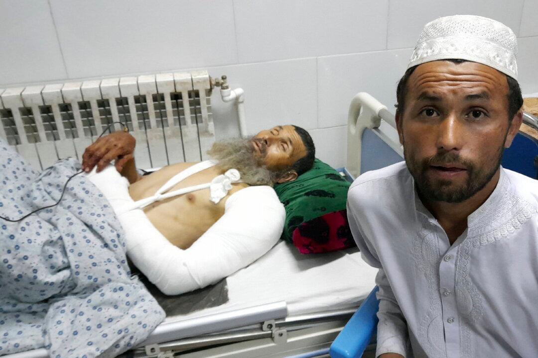 Terrorists in Afghanistan Strike Pakistan Army Post, Kill 3