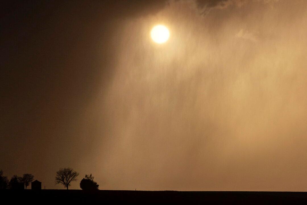 23 Injured in Texas Storms; More Tornadoes Forecast in US