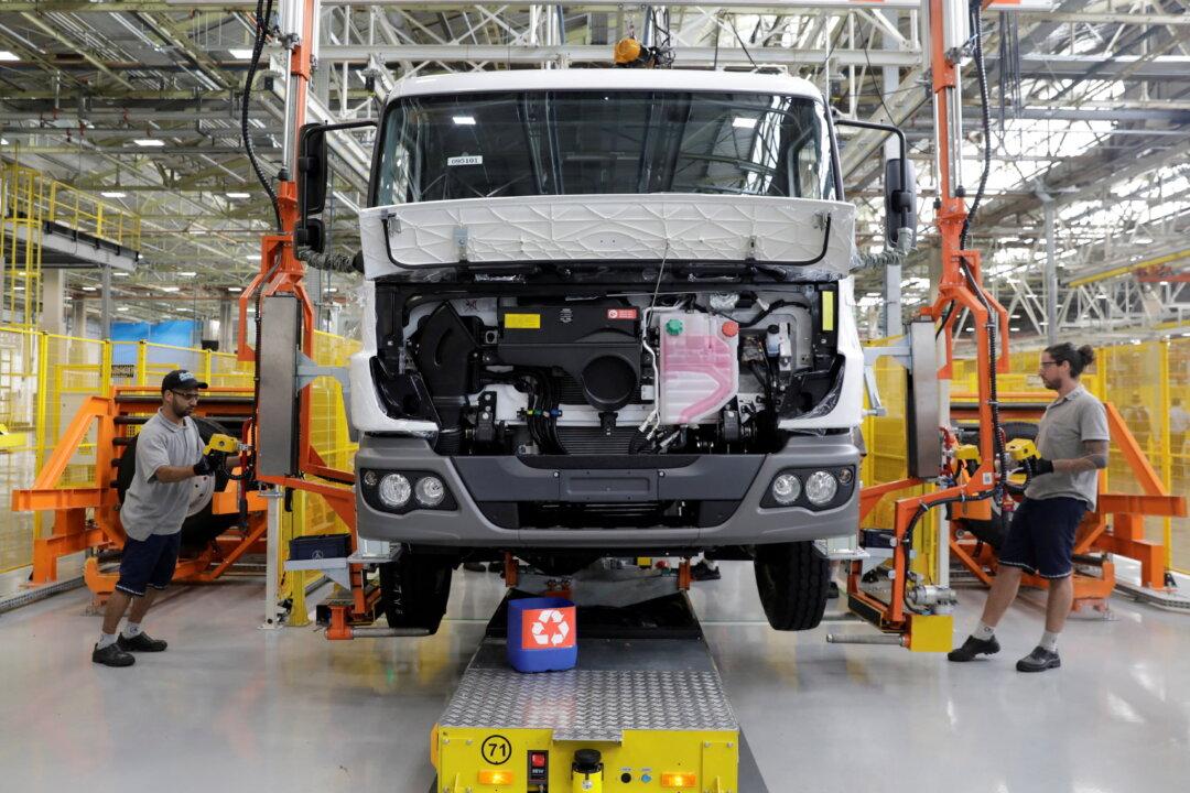 Mercedes-Benz Puts 5,600 Workers on Vacation in Brazil Due to Chips Shortage