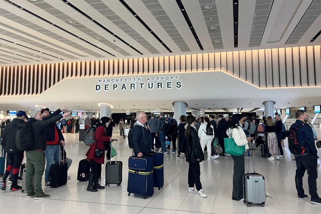 Hit by Staff Shortages, Airlines and Airports Struggle With Travel Recovery