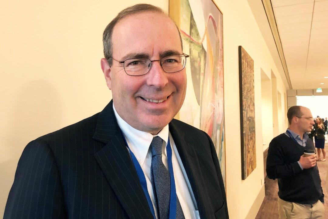 Fed’s Barkin Says Interest Rates Should Be Moved Rapidly to Neutral