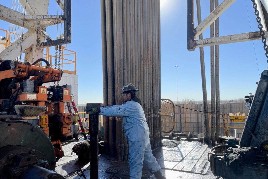 US Oil Drilling, Output Moving Higher With Energy Prices