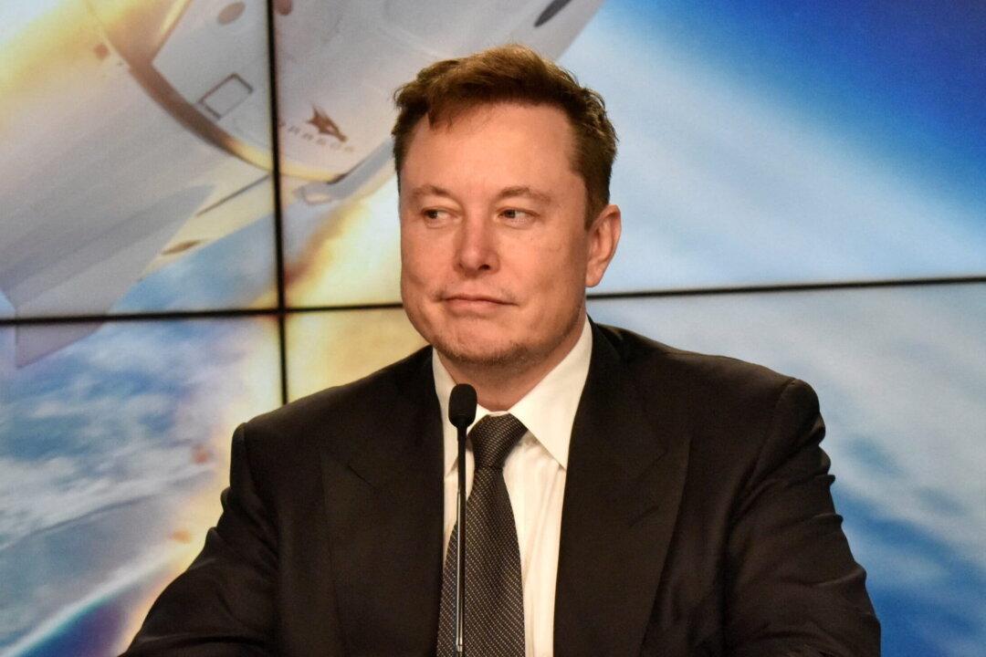 Tesla’s Musk Raised Billions Ahead of Twitter Bid