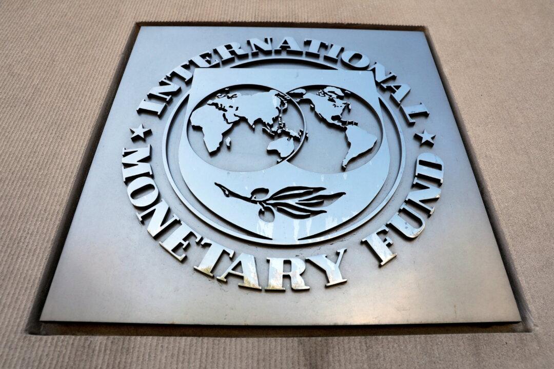 Former IMF Chief Economist Says US Is in ‘Productivity Recession,’ Inflation Is ‘Terrible’