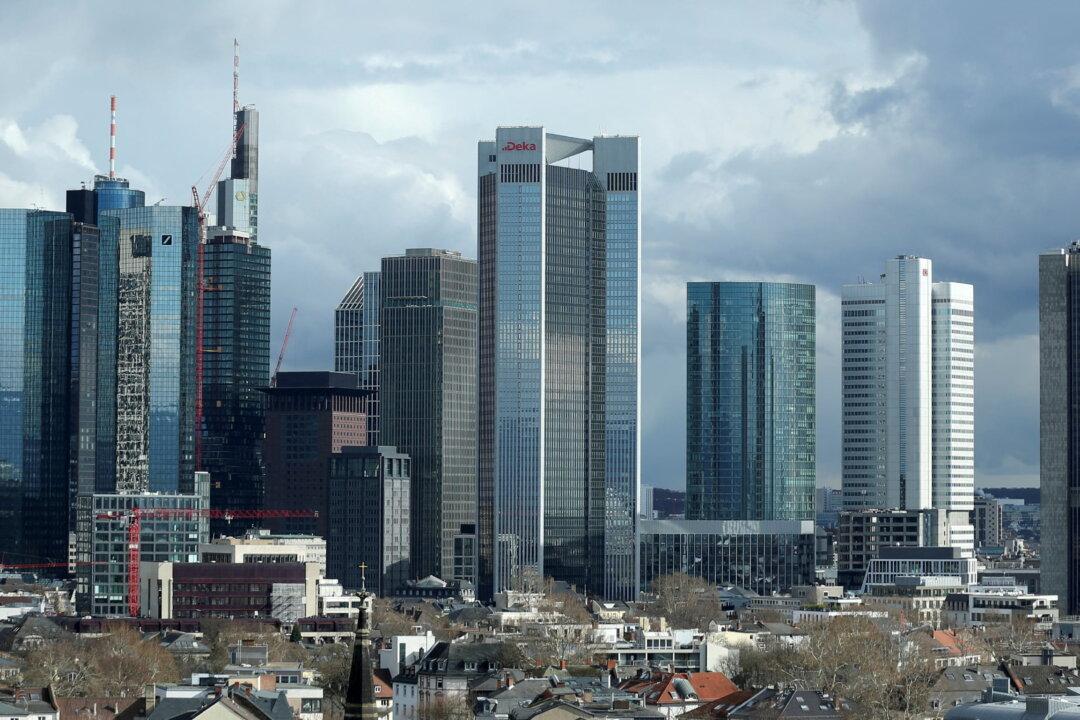 Rising Energy Prices Push Almost Half German Companies to Cut New Investments: Survey