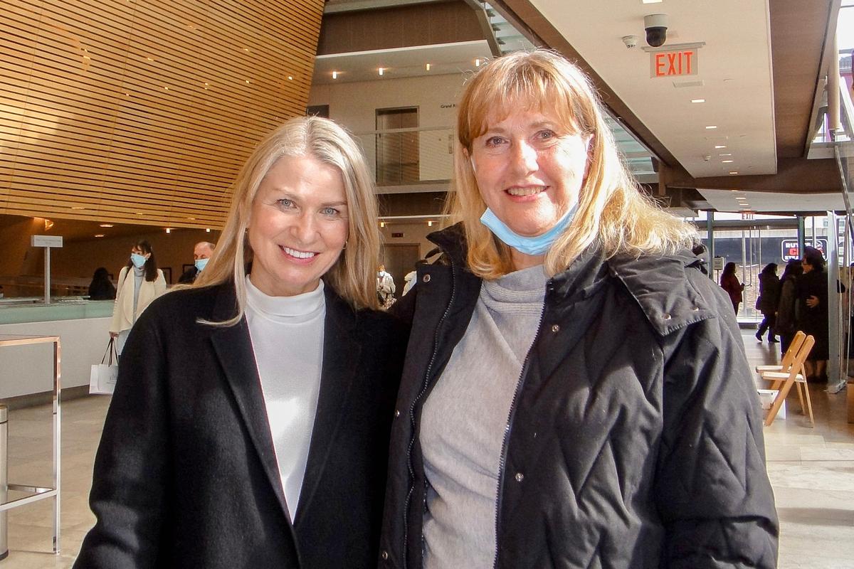 ‘It was Like an Aura’: Artist Says Shen Yun Performers Radiate With Color