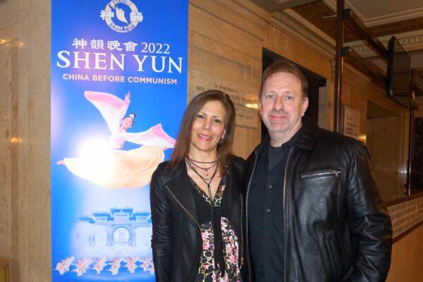Lynn and Peter at the April 8 Shen Yun performance in Boston's Wang Theatre at the Boch Center. (Yawen Hung/The Epoch Times)