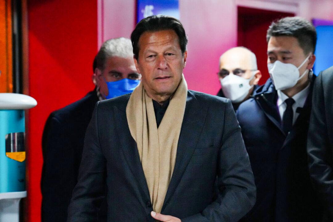 Pakistan’s Prime Minister Ousted in No-Confidence Vote