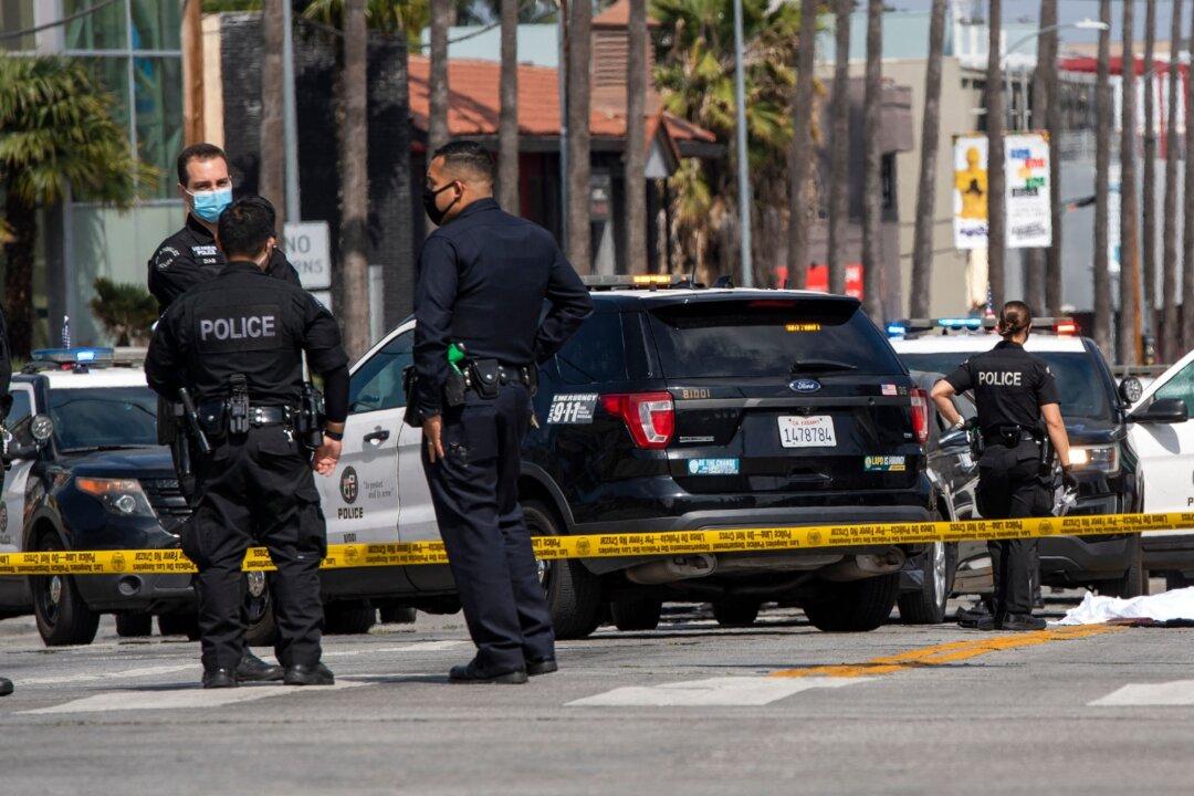 LAPD Warns Residents About Epidemic of ‘Violent Street Robberies’