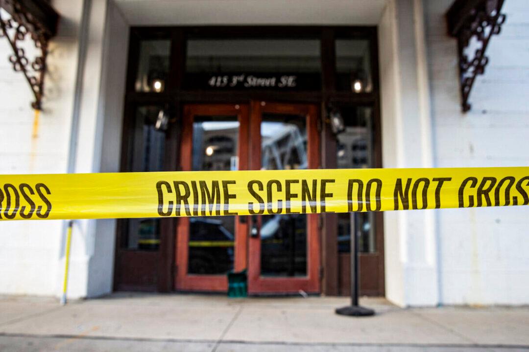 2 Killed and 10 Wounded in Cedar Rapids Nightclub Shooting