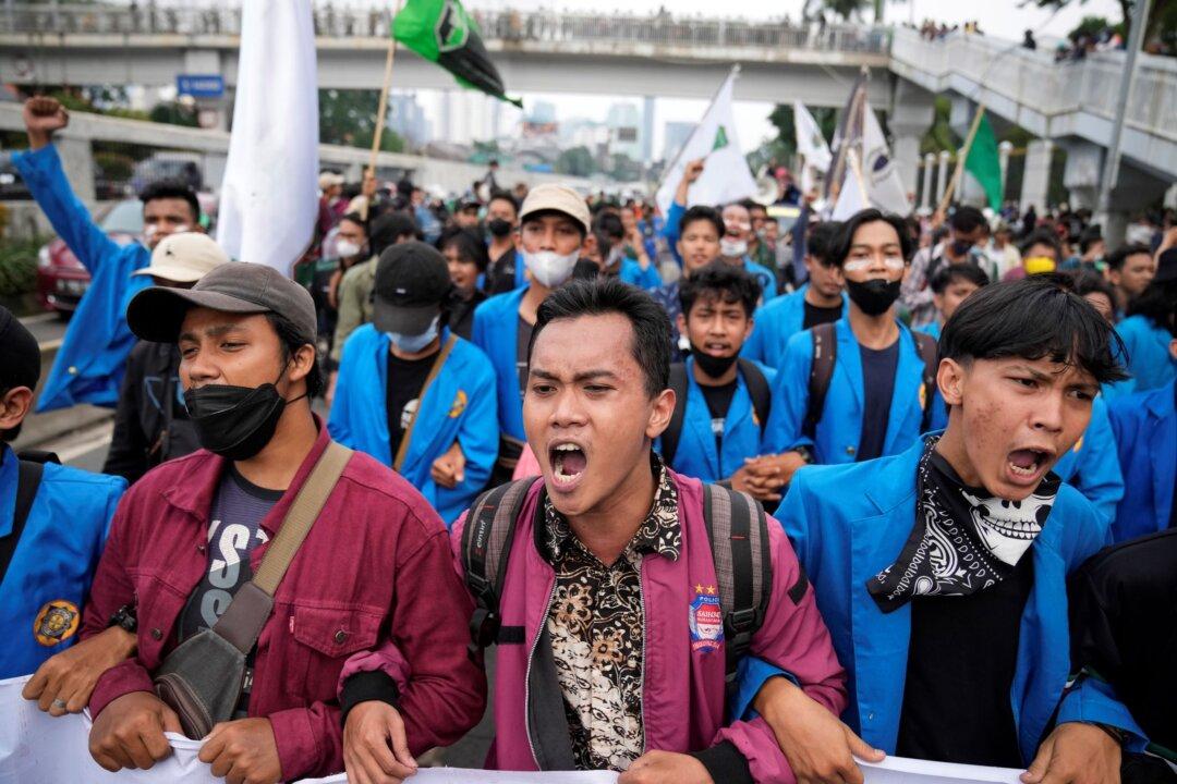 Indonesian Students Protest Rumored Delay of 2024 Election