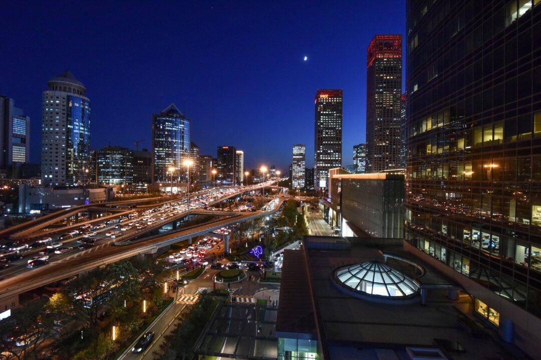 Risks Accumulate for China Investors, Including Harvard