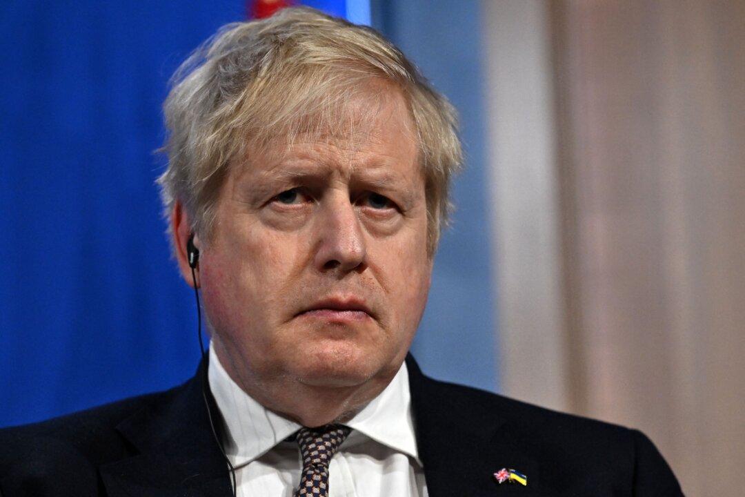 UK’s Johnson to Be Fined for Lockdown-Breaching Downing Street Parties