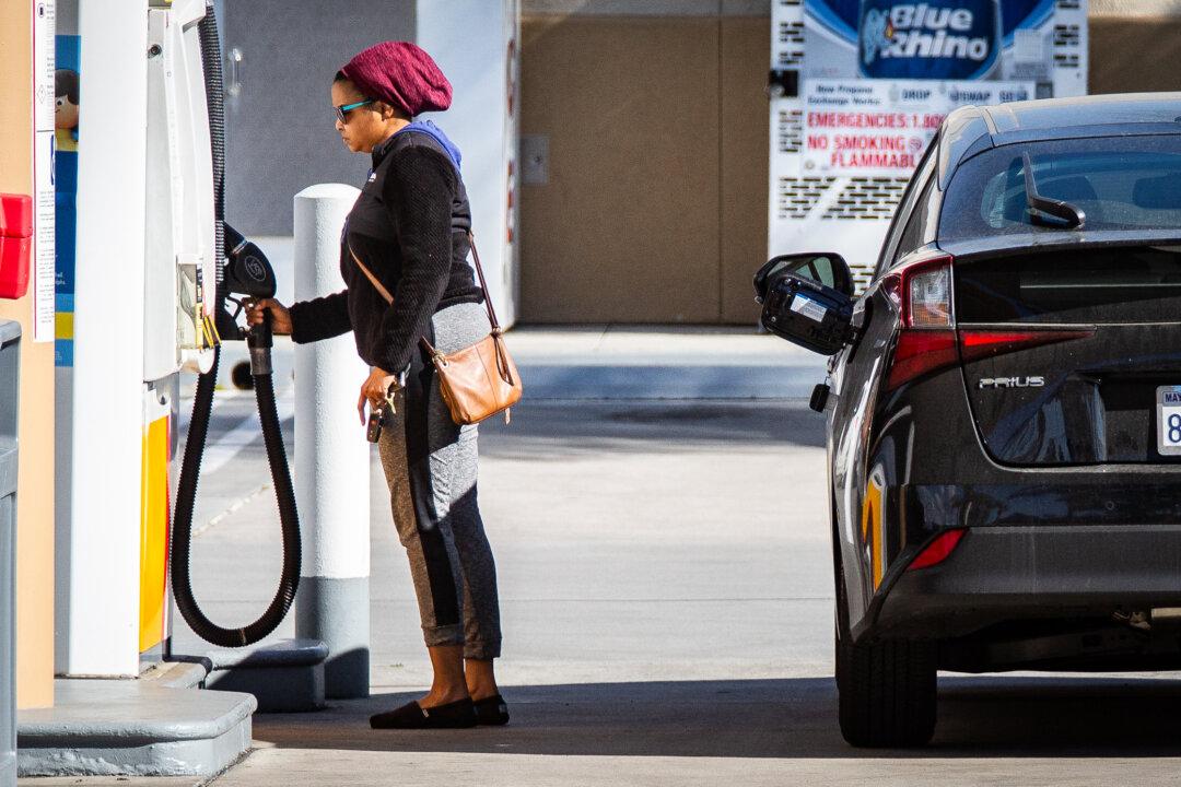 Southern California Gas Prices Rise Sharply Again