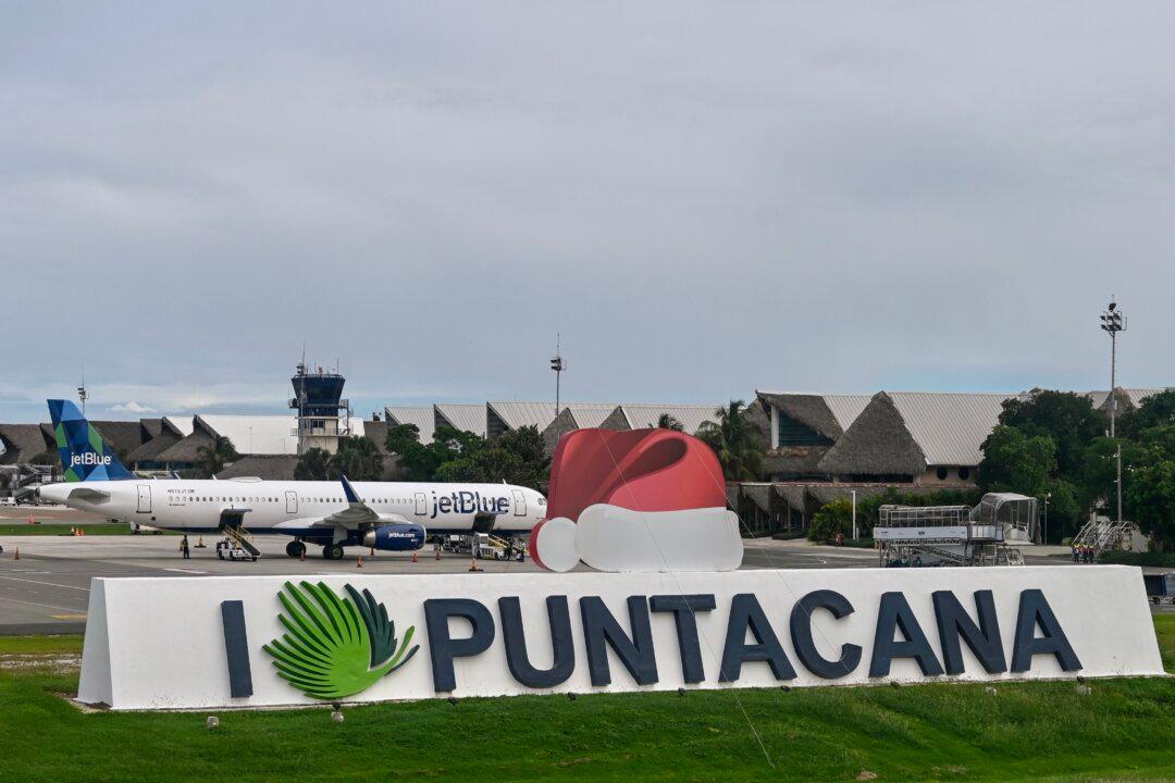 Canadian Aircrew Detained in Dominican Republic After Reporting Large Stash of Drugs Found on Plane