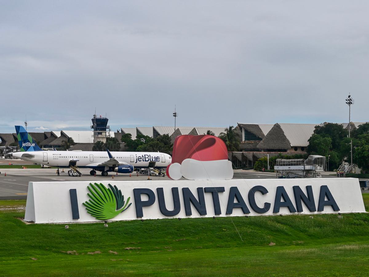 Canadian Aircrew Detained in Dominican Republic After Reporting Large Stash of Drugs Found on Plane