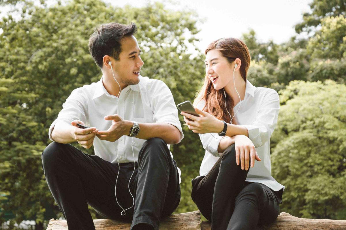 Why Writing Your Dating Profile to Attract a Certain Type May Backfire