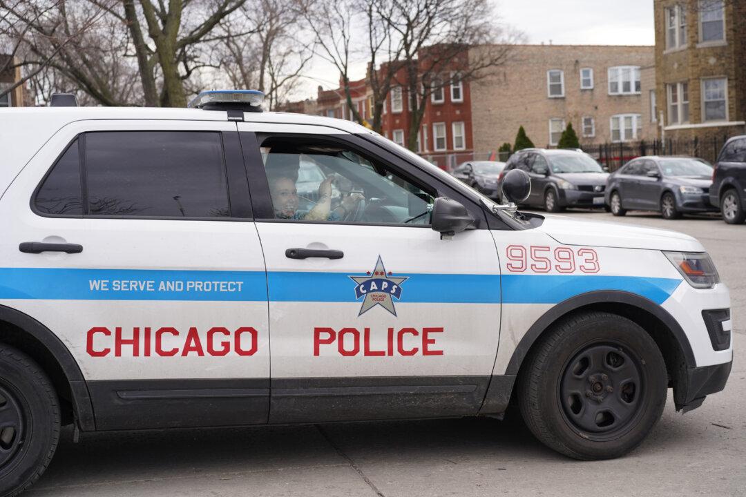 Chicago Police Won’t Chase Suspects on Foot in Some Cases Under New Policy