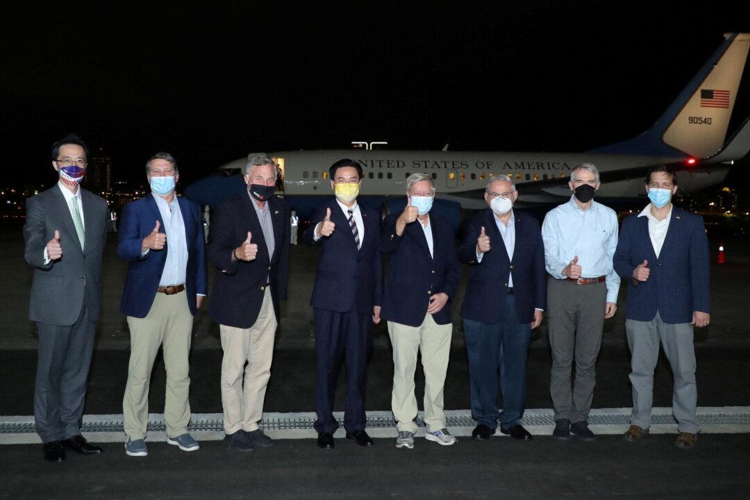 6 US Lawmakers Arrive in Taiwan on Unannounced Trip
