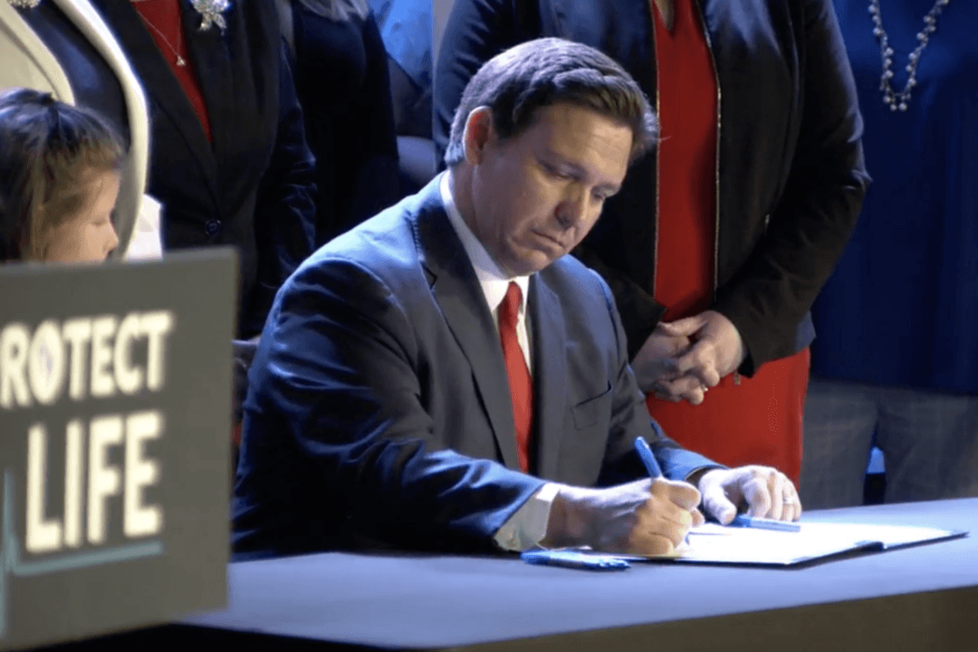 DeSantis Expected to Sign Bill Deeming Religious Services ‘Essential’ in Emergencies