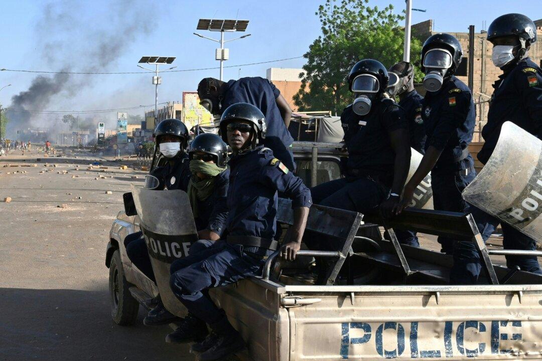 Armed Men Kill 11 Security Force Members in Niger Attacks, Government Says