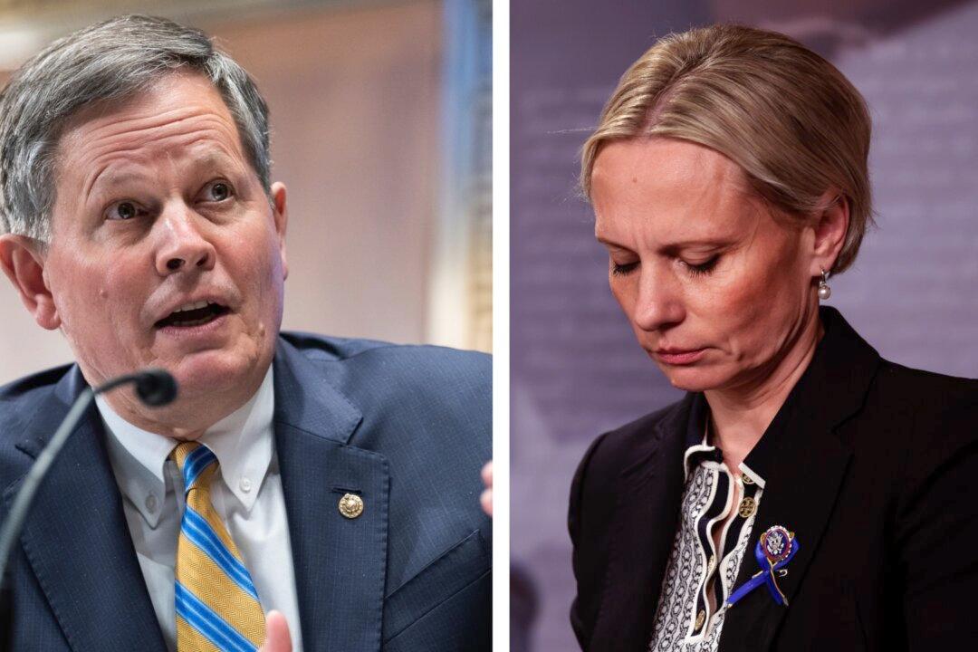 Sen. Daines, Rep. Spartz First US Lawmakers to Visit Ukraine Since Start of War