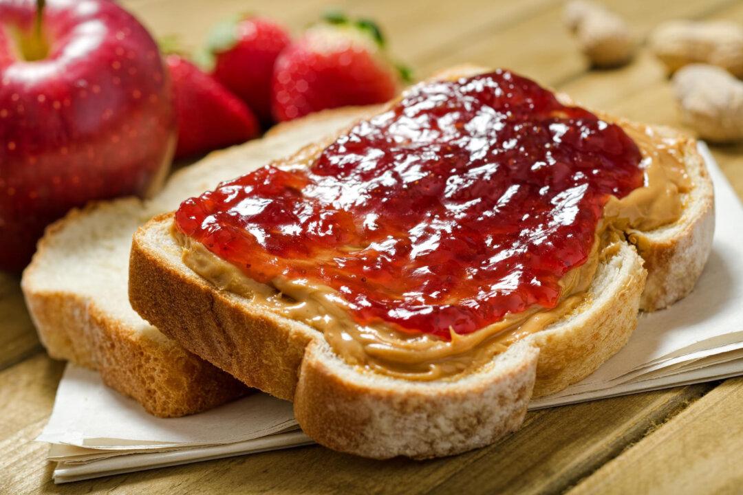The Best Way to Make Peanut Butter and Jelly Sandwiches
