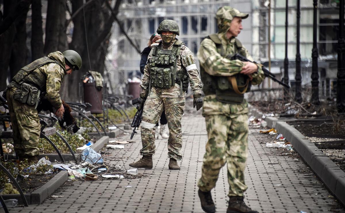 Russia–Ukraine War (April 18): Russians Fight in Streets of Ukrainian Town