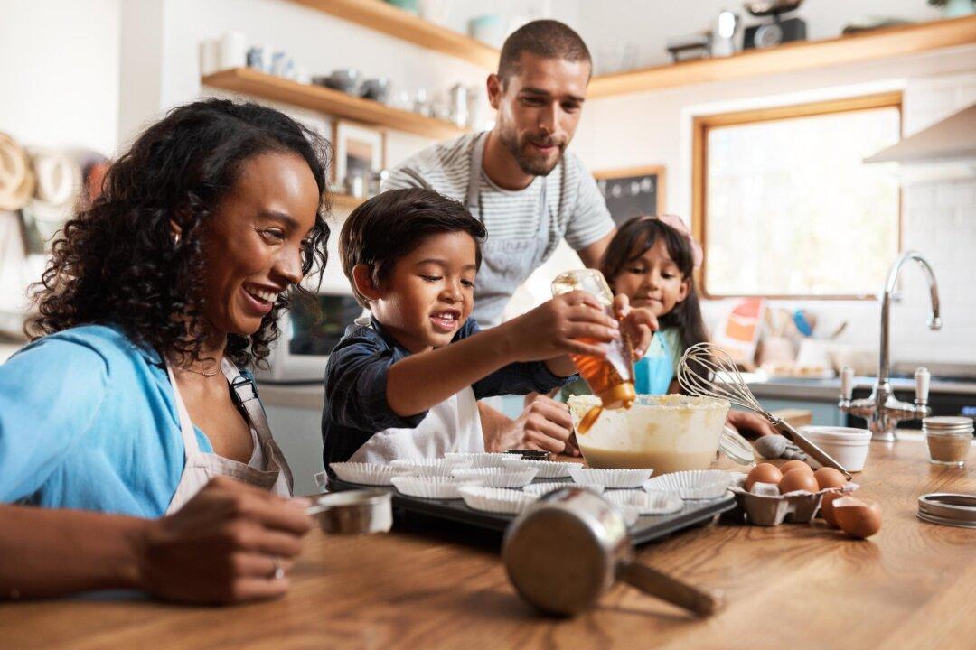 Baking With Honey: How to Use This Natural Form of Sugar in Your Recipes