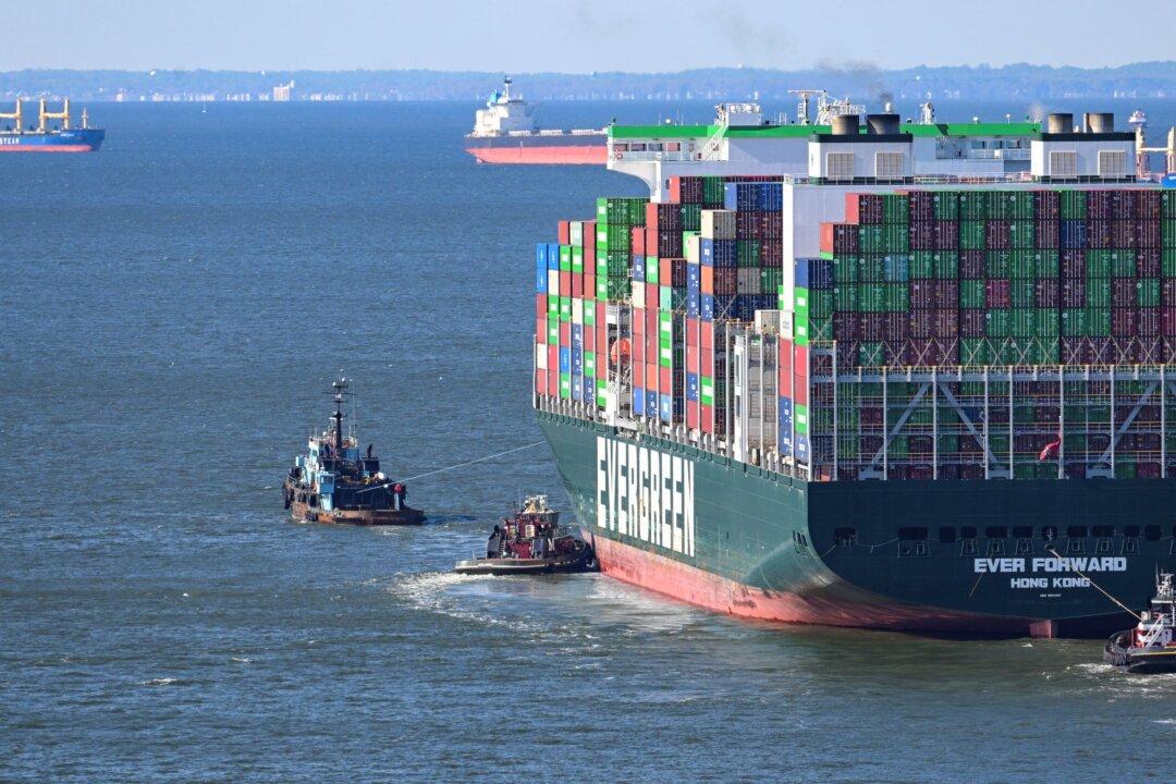 Stuck Container Ship in Chesapeake Bay Finally Refloated