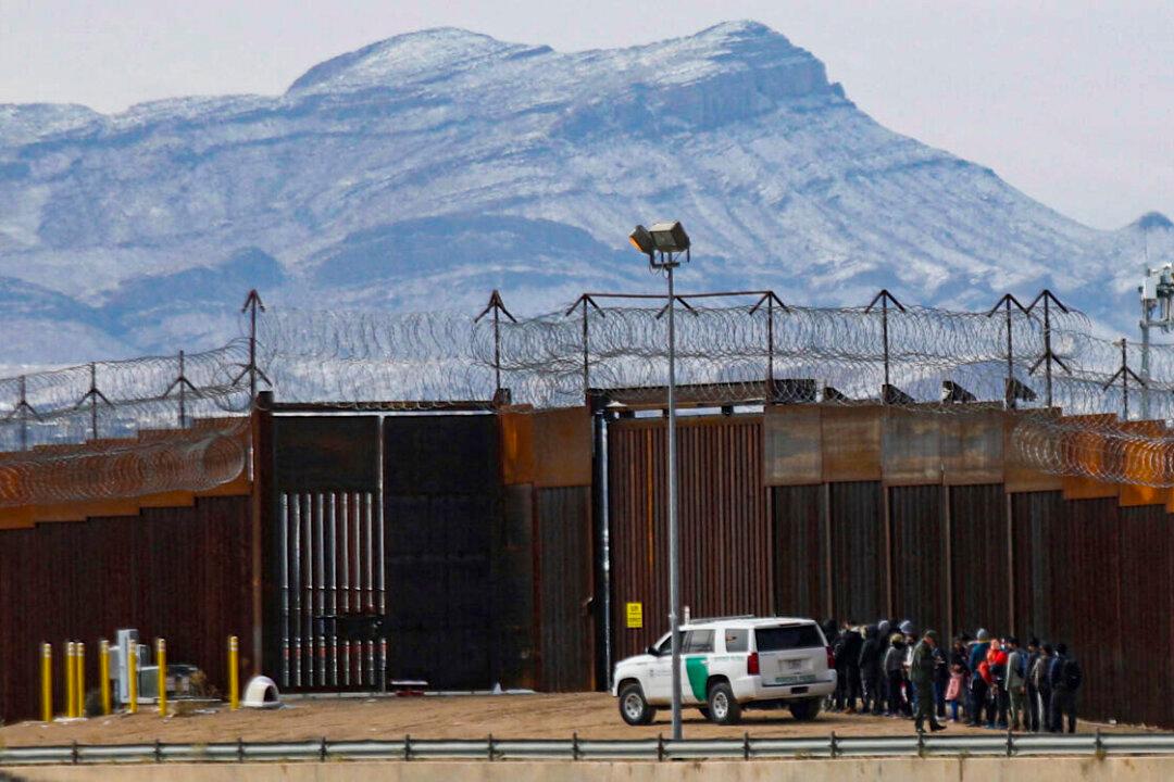 19 AGs Urge Supreme Court to Uphold Ruling Ordering Full Reinstatement of ‘Remain in Mexico’ Policy