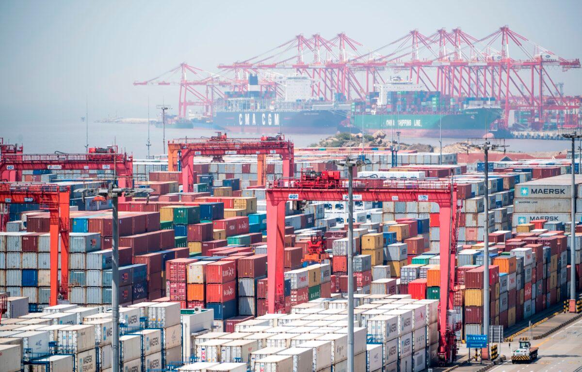 Lockdown Induces Shanghai Port Congestion, Drags Foreign Trade and Global Supply Chain