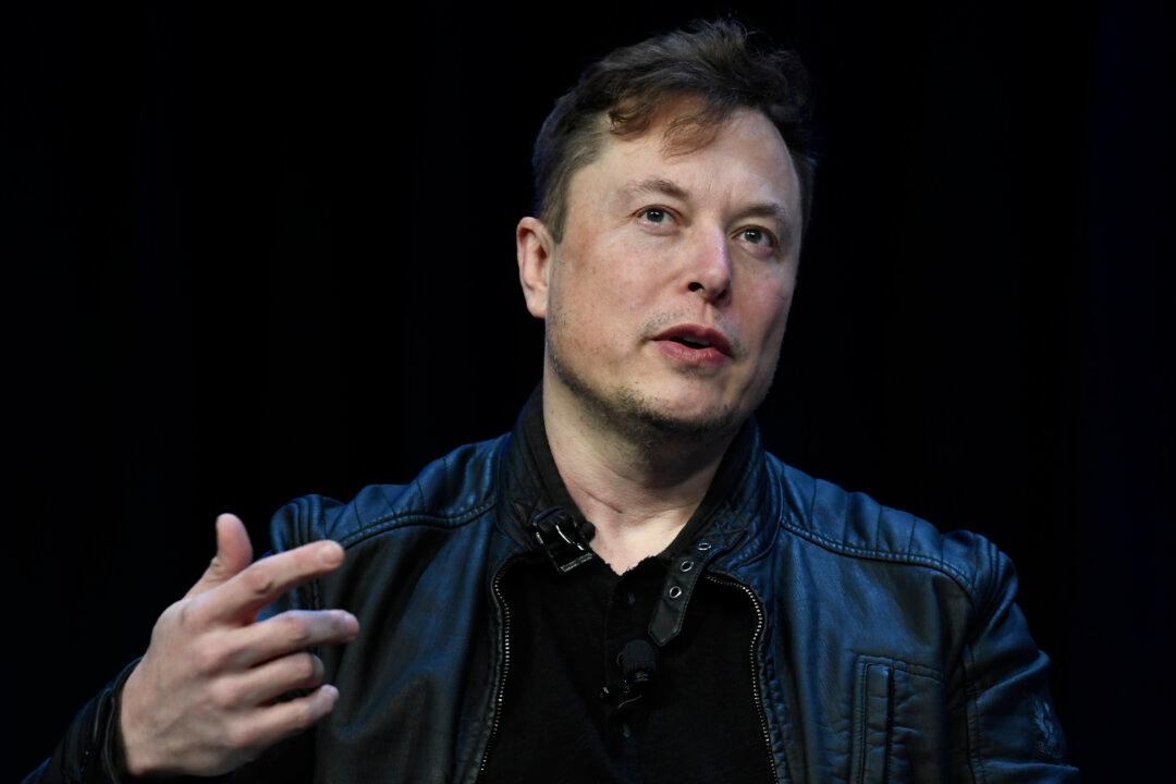 Elon Musk Urges ‘Worst Critics’ to Stay on Twitter: ’That Is What Free Speech Means’