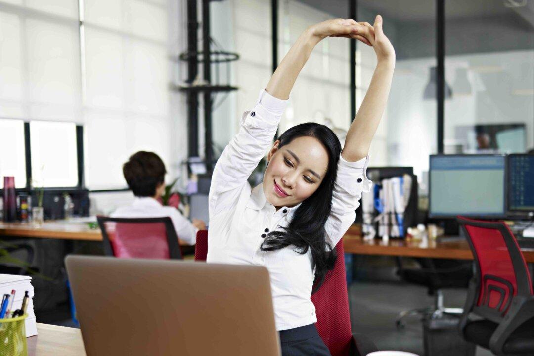 Office Exercises to Improve Back Flexibility
