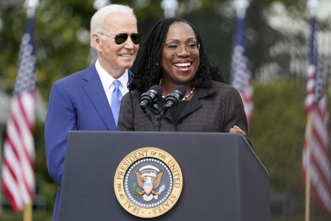 Rex Murphy: ‘I’m Not a Biologist’: The Strange and Fantastical World of Being Willingly Blind to Reality