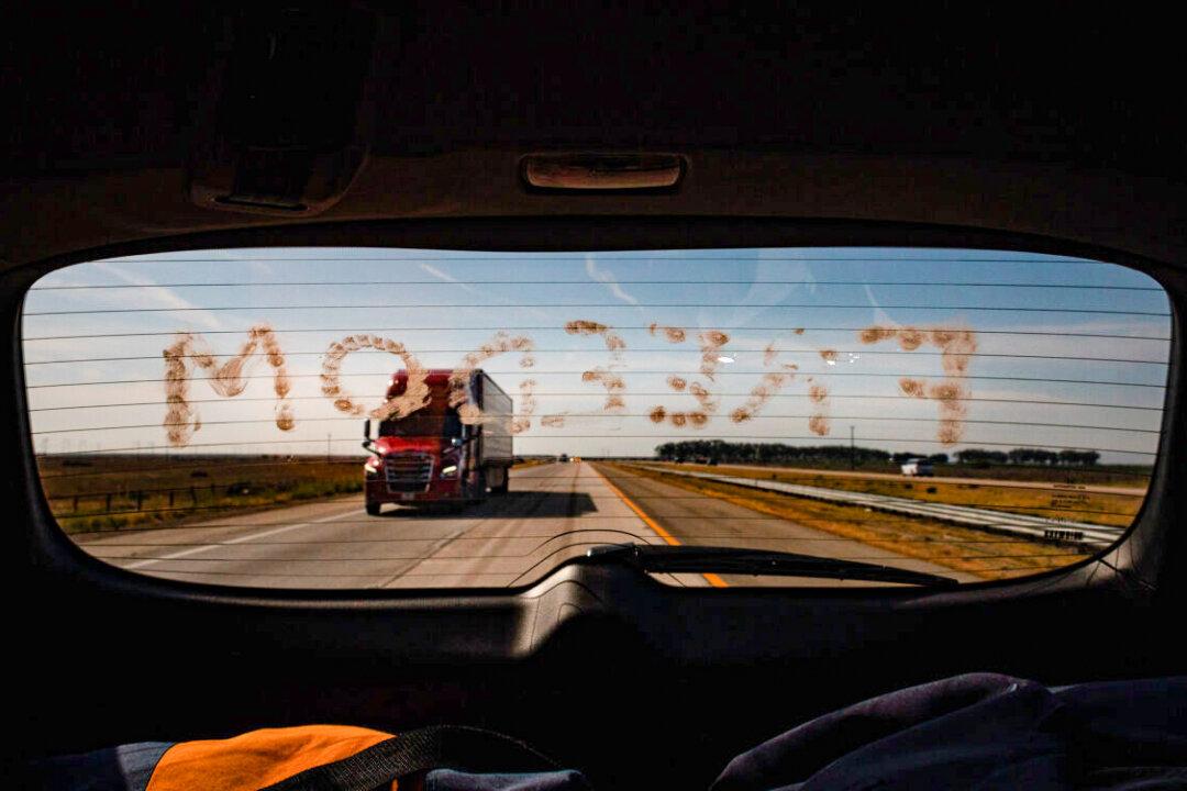 Truckers Arrive in Sacramento to Protest Vaccine Mandates