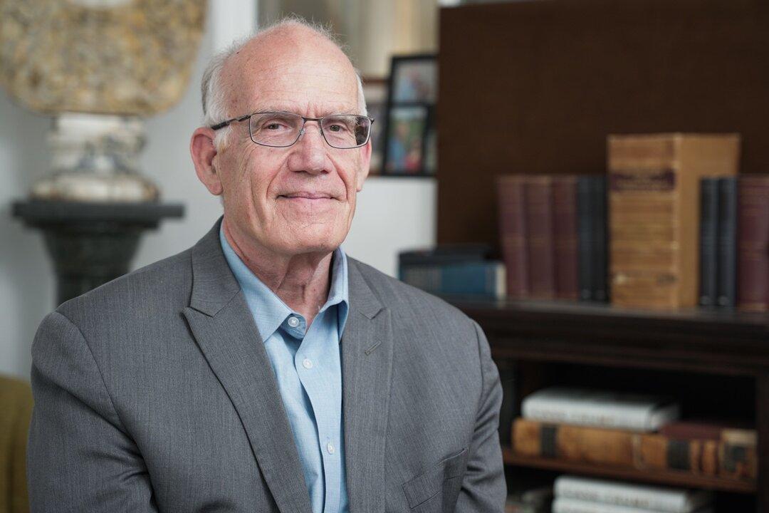 Victor Davis Hanson on Mar-a-Lago Raid, the FBI, and the Corruption of Our Political Processes
