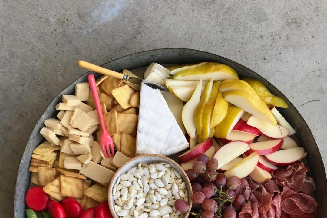 Why a Snack Board Is Actually What Moms Want for Mother’s Day