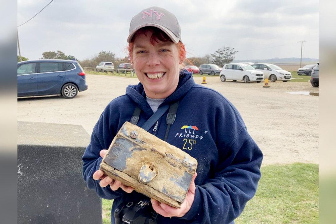 'I Never Dreamed of Finding Something Like This’: Woman Finds Treasure Chest During Beach Cleanup