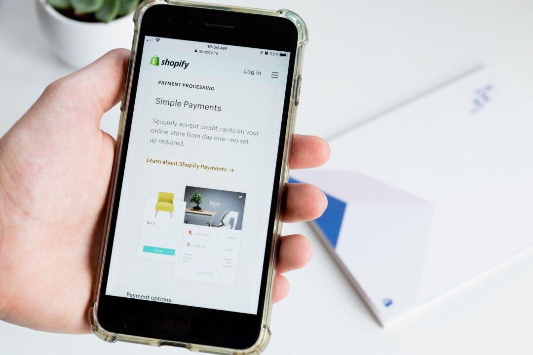 Analyst Cuts Price Target on Shopify but Still Sees 37 Percent Upside: What You Should Know