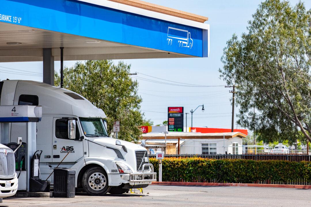 Diesel Crisis Looms as US Supplies Running on Fumes